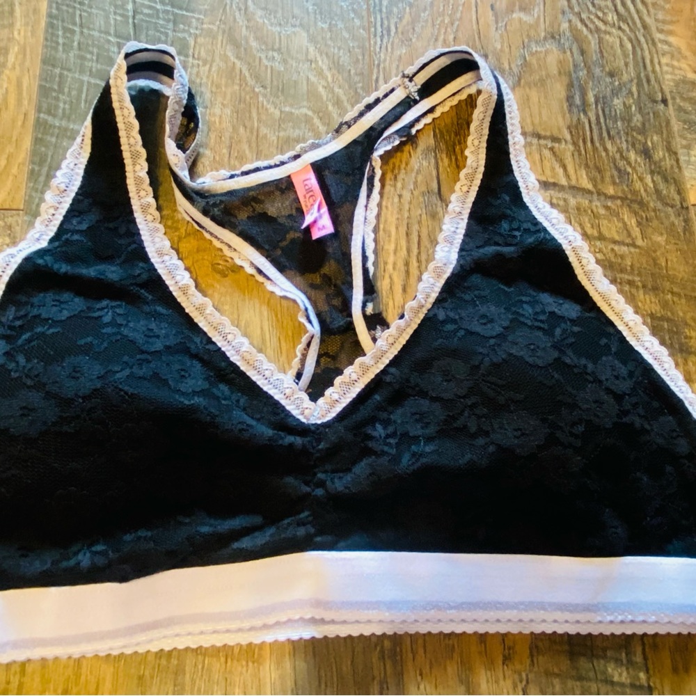 Black lace fabric bra size medium